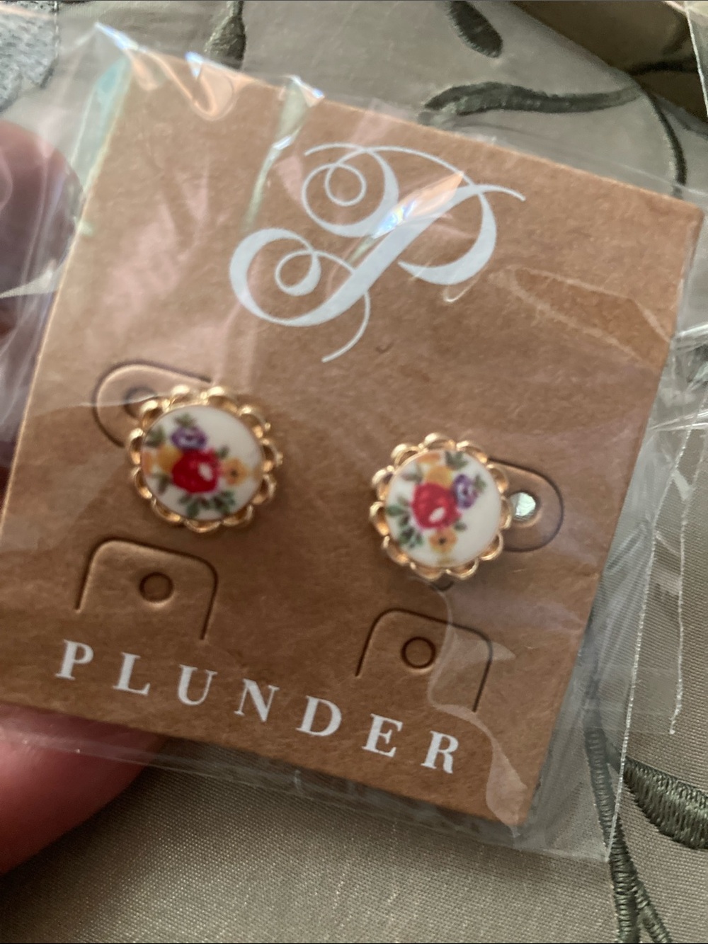 Plunder Gold Scalloped Floral Porcelain Stud Earrings